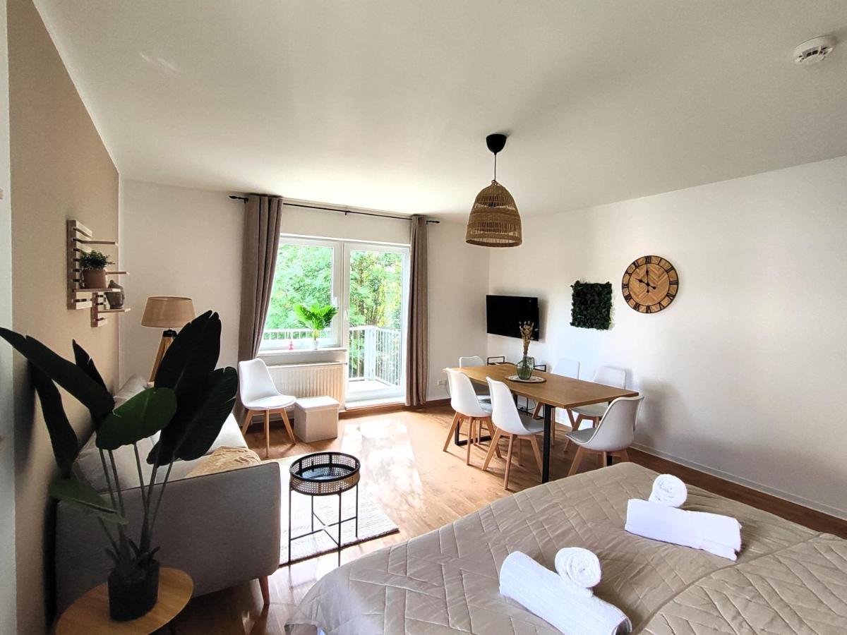 Bohnapartments Bechstein - Sehr Ruhig - 3 Schlafzimmer - Balkon - Gratis Stellplaetze- Wlan - Vollausstattung Neudietendorf ภายนอก รูปภาพ