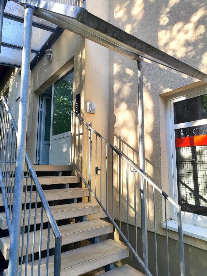 Bohnapartments Bechstein - Sehr Ruhig - 3 Schlafzimmer - Balkon - Gratis Stellplaetze- Wlan - Vollausstattung Neudietendorf ภายนอก รูปภาพ